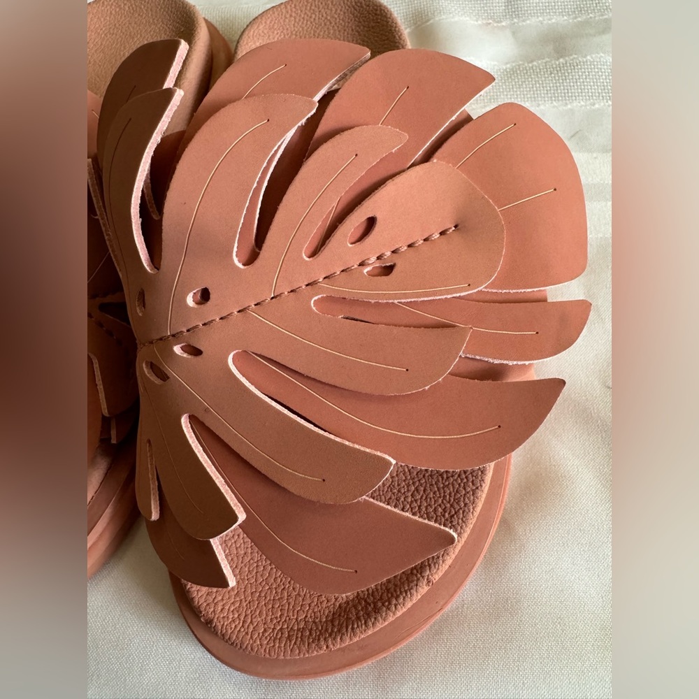 Farm Rio Straw Monstera Palm Leaf Anatomic Slides Size 7 EUC Blush Pink - Picture 2 of 5